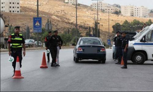 اللوزي يطالب بملاحقة مركبات الخصوصي العاملة مقابل الاجر