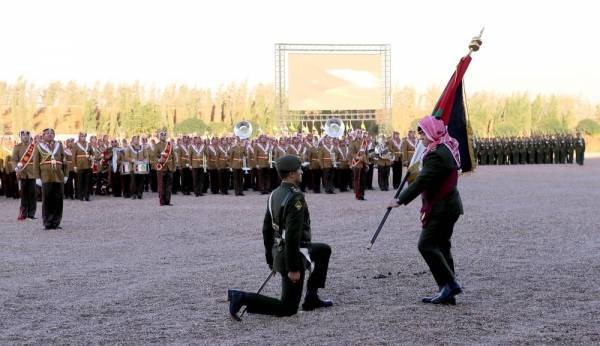 القائد الأعلى يرعى استعراض العلم السنوي (فيدو وصور)