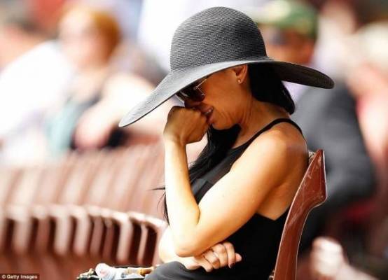 دولة تحظر البكاء وارتداء الملابس السوداء على المشيعين للجنائز!