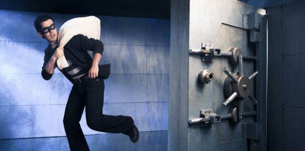 تفاصيل ساخنة لموظفتين متورطتين في سطو مكتب بريد صويلح