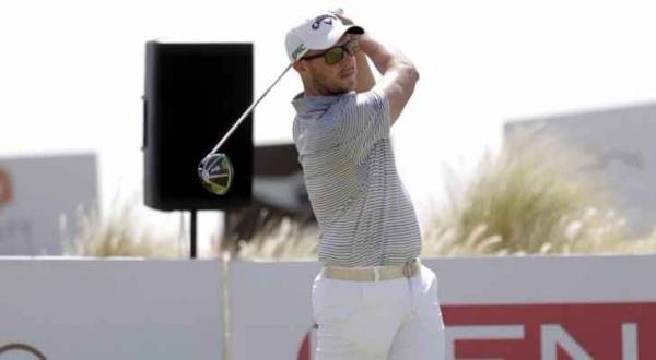 الأمير فيصل يشهد جانباً من منافسات بطولة آيلة الدولية الأولى