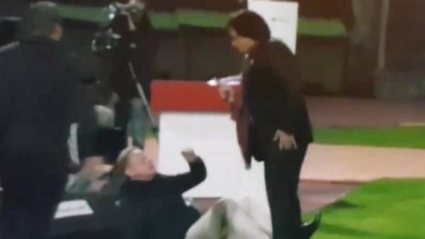 إيقاف رئيس نادي بعد اعتدائه على معلق تلفزيوني (فيديو)