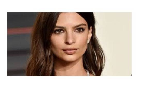 عارضة عالمية تتعرّى في فندق عربي شهير