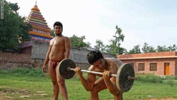 قرية هندية تجعلك مثل سوبر مان !