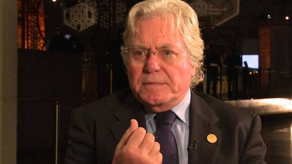 حسين فهمي يكشف كواليس تعرضه للتحرش