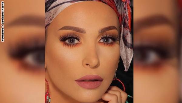 بالفيديو: أمل حجازي تتراجع وتعود للغناء بعد أسابيع من ارتداءها الحجاب