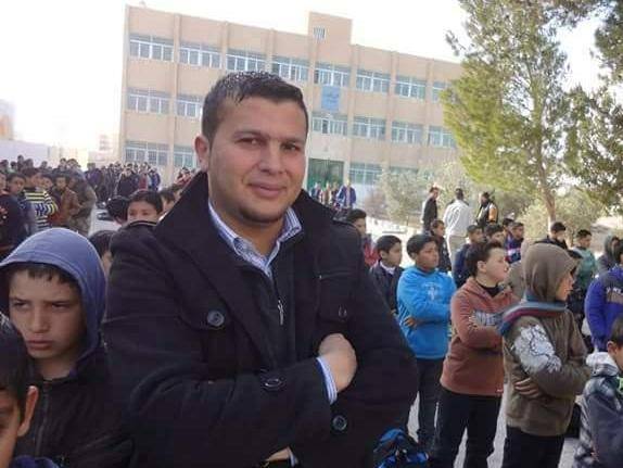 ساعد طالبه ويرقد الآن في العناية الحثيثة