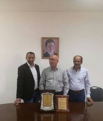 حديد الأردن تكرم مدير إدارة العمليات م. عدنان سرايجي
