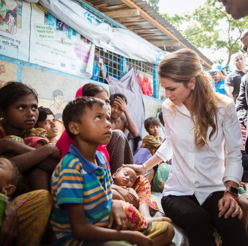 جلالتها في مخيمات الروهينغا ببنغلادش  صور