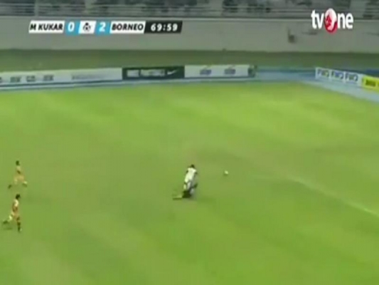 (فيديو) تعرف على اللاعب الذي أدهش العالم بسرعته