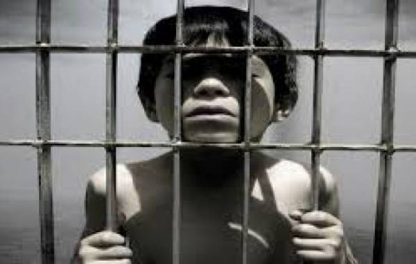 الرطروط لـأخبار البلد : تمّ منع الحدث من التدخين فخدش يده