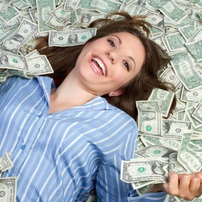 استيقظت من النوم فوجدت في حسابها 25 مليون دولار