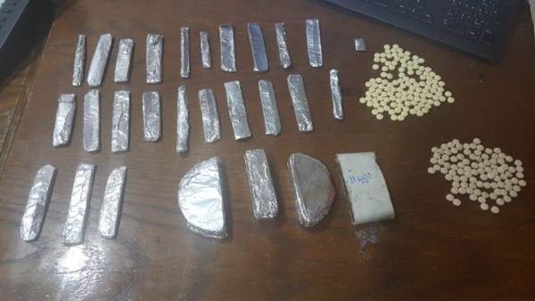 اعتقال شخصين ابتلعا كبسولات محشوة بالكوكائين