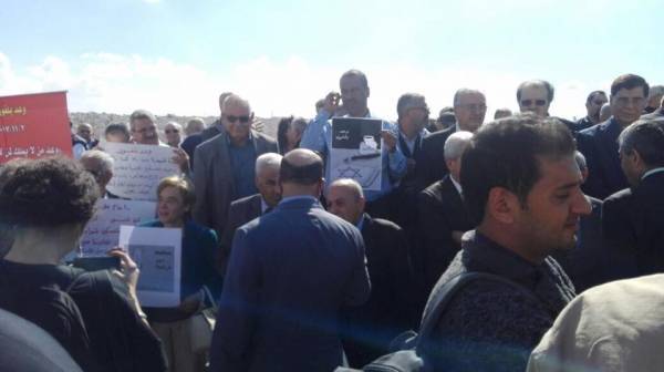 أردنيون بحالة  غليان قومي أمام السفارة البريطانية  صور