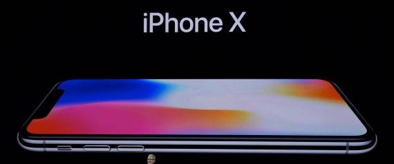 إذا كنت تودُّ إصلاح شاشة آيفون 10..فلا تفعل فبإمكانك شراء هاتف آخر جديد.