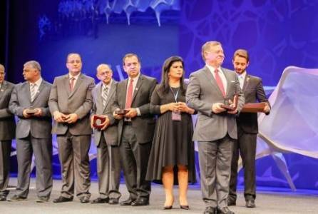 الملك يكرم مجموعة من العلماء الأردنيين ...اسماء