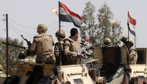 مصر.. تدمير 10 سيارات محملة بالأسلحة والذخائر