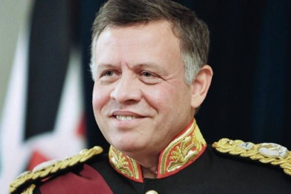 الملك: لن يجد أحد الحلول لمشاكلنا إلا نحن أنفسنا