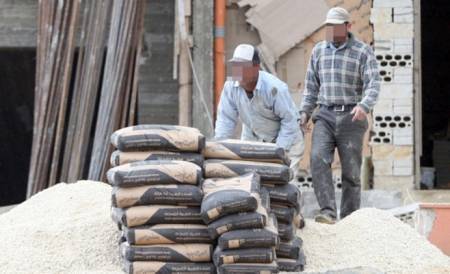 العمل: ضبط وتسفير 100 عامل وافد مخالف خلال يومين