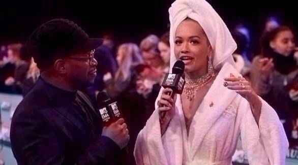 بعد موضة البيجامة موضة آخر صرعة .. روب حمام !! صور