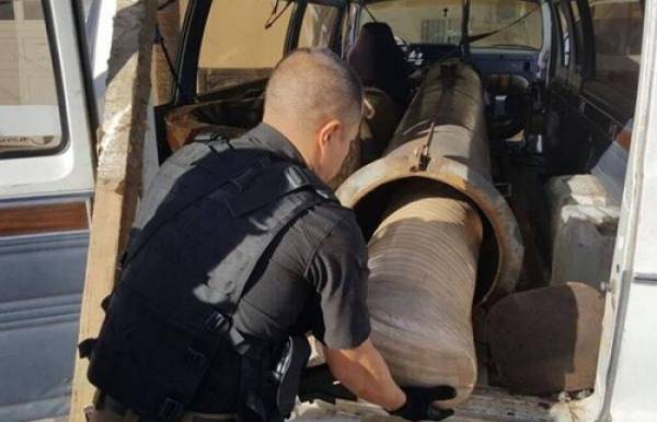 صور لأغرب طريقة تهريب.. مدفع يطلق المخدرات من المكسيك لأمريكا