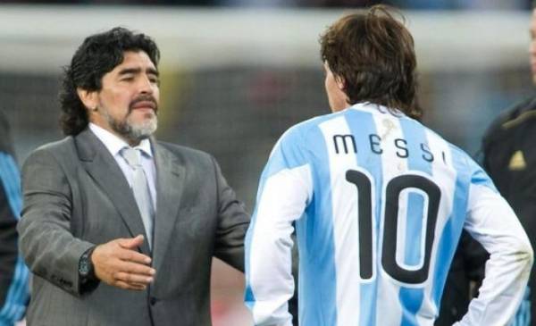 مارادونا يطلب فرصة أخرى لتدريب الأرجنتين