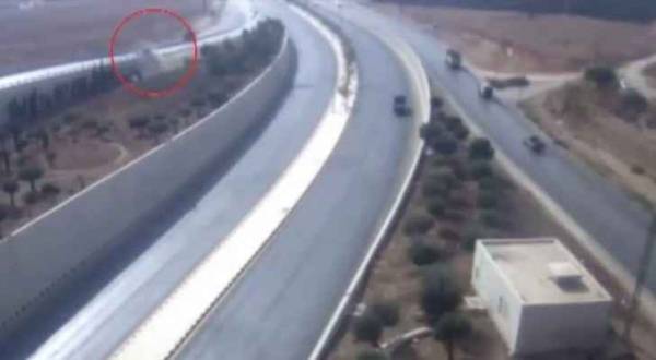 بالفيديو: حادث تصادم وتدهور مروع في عمان.. وإدارة السير تحذر