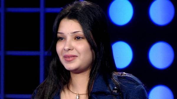 بالفيديو مغنية الكليب الإباحي تنهار بعد حبسها