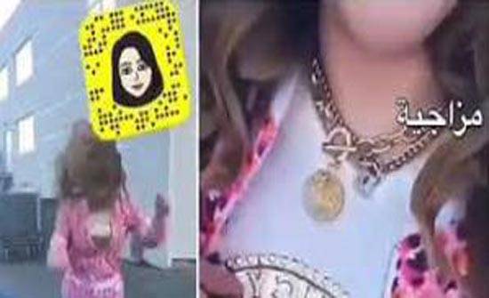 بالفيديو ..انتقادات لفنانة عربية تتجول بـ«بيجامة نوم» وهي ترد بوقاحة