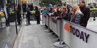 فعل مخل يطيح بأشهر مذيع في شبكة NBC الأميركية.. الإعلامي الأعلى أجراً في المحطة يغادر ب23 عاماً أمام الشاشة