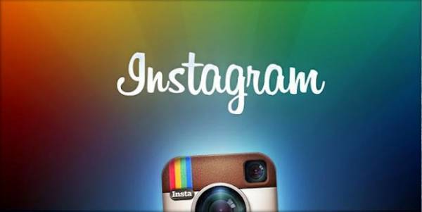 كم يتقاضى رونالدو  عن كل تدوينة في إنستغرام ؟؟؟