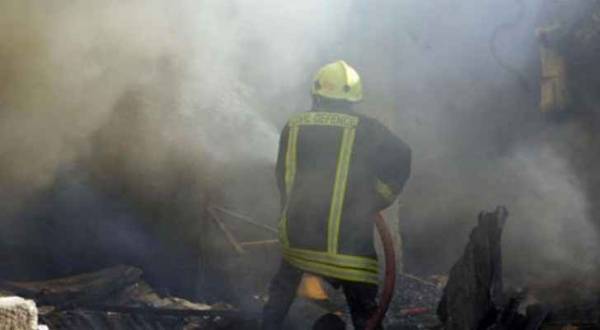 إخماد حريق مطعم في الزرقاء