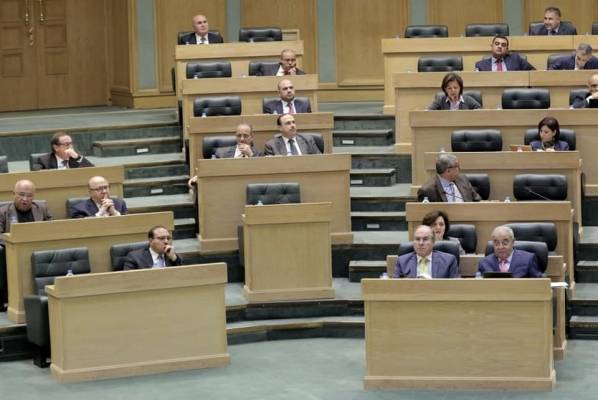 الملقي و7 من وزرائه في مرمى النواب غداً