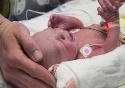 نجاح زراعة قلب لرضيع عمره ثمانية أسابيع في بريطانيا