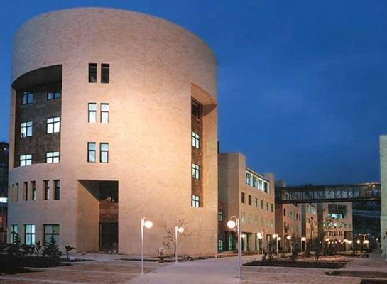 مجلس أمانة عمان يحيل عطاء توريد 100 حافلة نقل ركاب