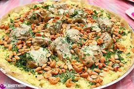 لو نطق المنسف!