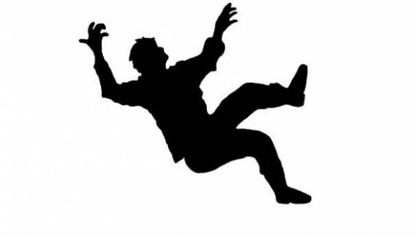 إصابة عشريني باربد إثر سقوطه من الطابق الخامس