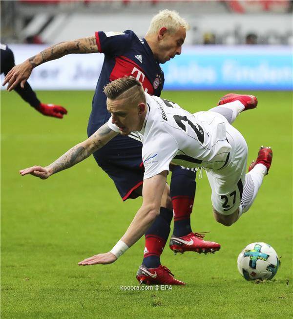 تقنية الفيديو تُعيد لاعب من الطرد