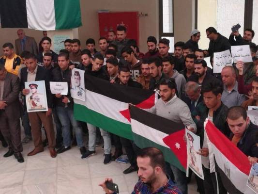 جامعة العقبة للتكنولوجيا تنفذ وقفة احتجاجية نصرة للقدس (صور)