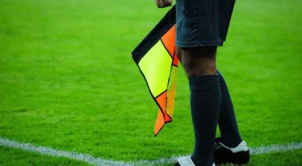 حكمان إضافيان وأجهزة متطورة بدوري المحترفين لـتفادي الأخطاء