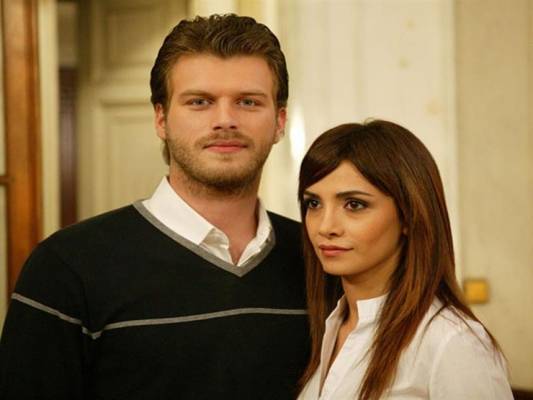 مقتل مخرج المسلسل التركي الشهير «نور» ...صور