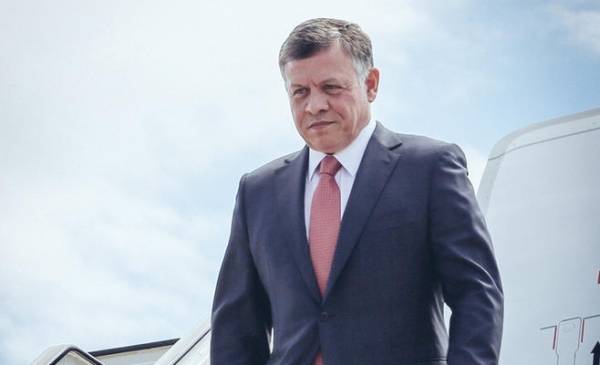 الملك يترأس الوفد المشارك في قمة اسطنبول