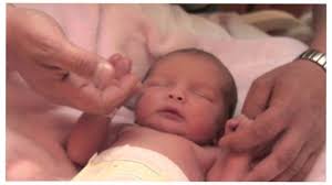 أردني يفاجئ زوجته بالاسم الذي اختاره لمولودهما