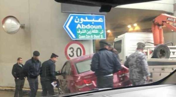 اصابتان بتدهور مركبة في عمان.. صور