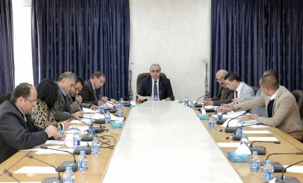 الصحة النيابية تواصل مناقشة إدارة النفايات