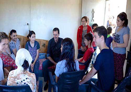 الأسد وعائلته يزورون عددا من جرحى الجيش في حمص وريفها