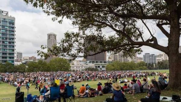 طوابير سيدني تطلق احتفالات العالم برأس السنة