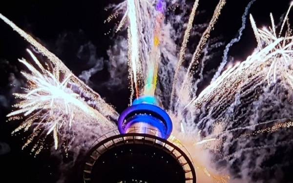 بالفيديو والصور..نيوزيلندا أول دولة في العالم تحتفل بالعام الجديد 2018