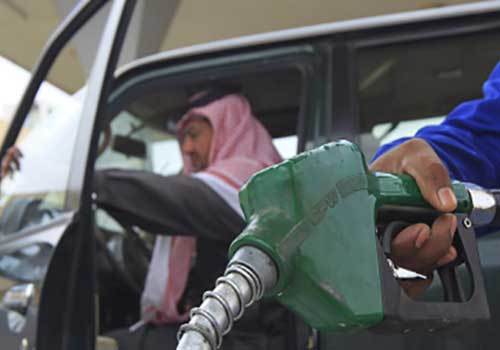السعودية ترفع أسعار البنزين بنسب تتراوح بين 82 و126 بالمائة