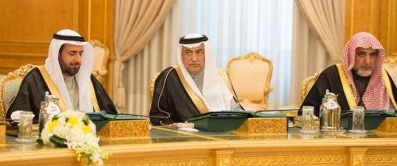 من المعتقل إلى مجلس الوزراء.. أول وزير سعودي يخرج من الريتز كارلتون ويعود إلى عمله بعد ثبوت البراءة